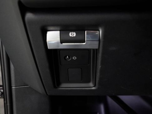 Used 2024 Land Rover Defender 110 X AWD/4WD image 42