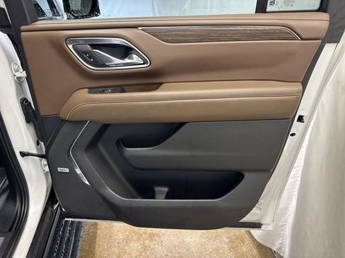 Certified 2023 Chevrolet Suburban High Country w/ Advanced Technology Package AWD/4WD image 33