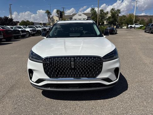 Used 2025 Lincoln Aviator Reserve w/ Luxury Package AWD/4WD image 2