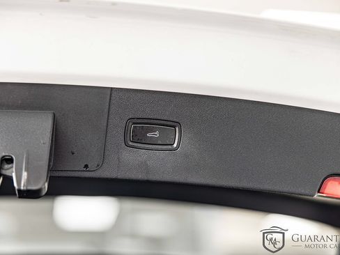 Used 2019 Porsche Cayenne AWD/4WD image 16