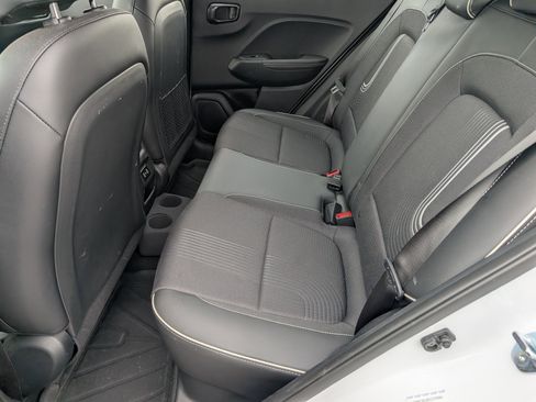 Certified 2025 Hyundai Venue Limited image 27