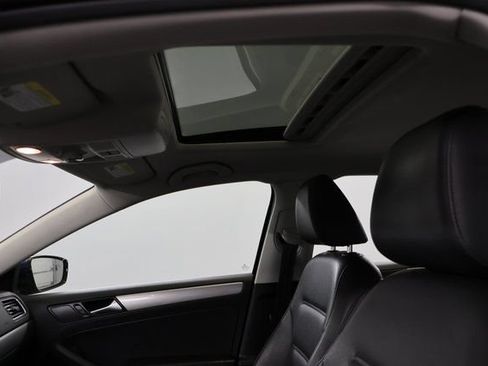 Used 2017 Volkswagen Jetta SE FWD image 13