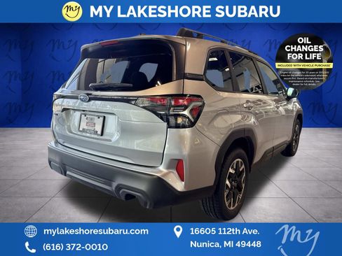 Certified 2025 Subaru Forester Premium AWD/4WD image 11