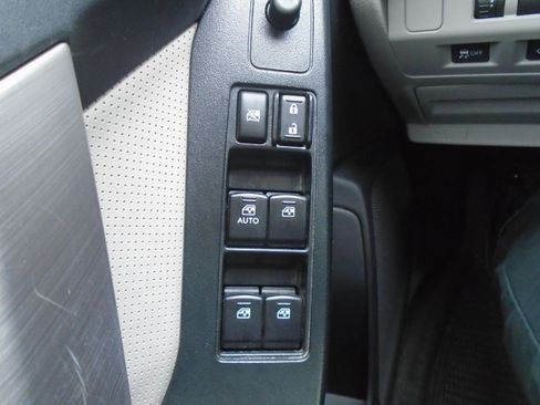 Used 2015 Subaru Forester 2.5i Limited image 18