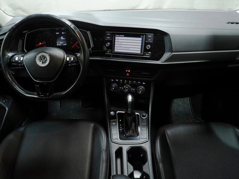 Used 2019 Volkswagen Jetta SE w/ Cold Weather Package image 14