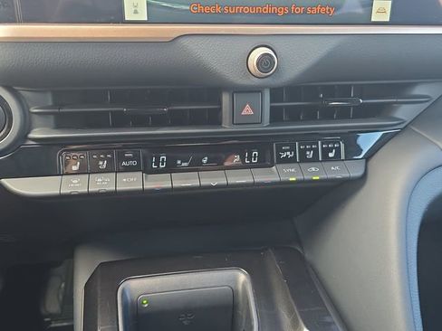 Used 2024 Toyota Crown Limited image 23