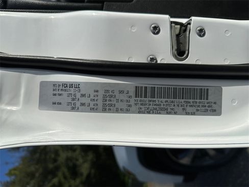 Used 2020 Jeep Cherokee Limited image 30