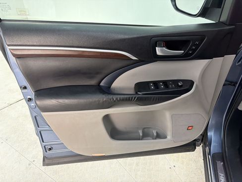 Used 2016 Toyota Highlander Limited AWD/4WD image 12