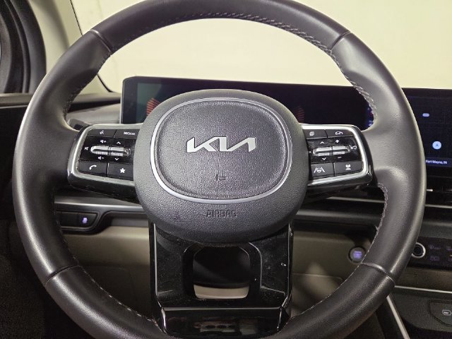 Certified 2025 Kia Carnival FWD image 20