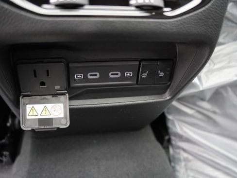 New 2026 Jeep Grand Cherokee Limited w/ Luxury Tech Group II AWD/4WD image 13