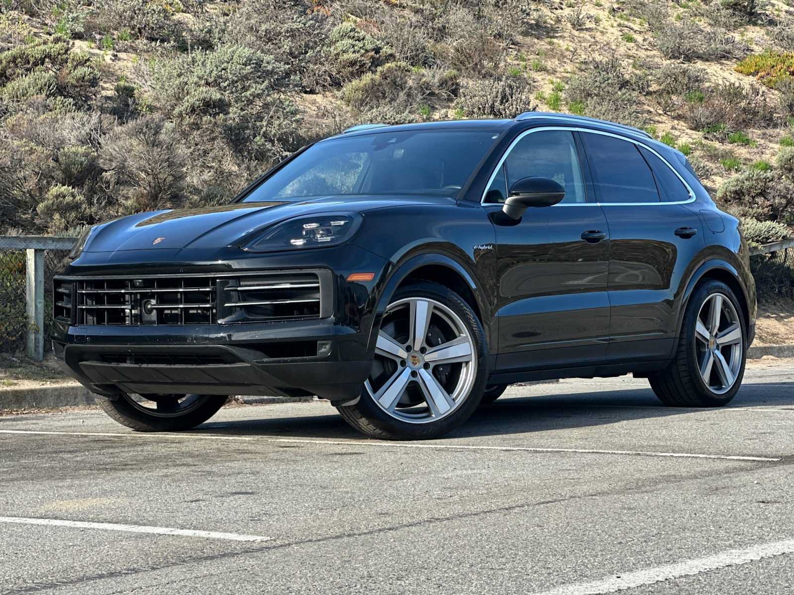 Certified 2024 Porsche Cayenne AWD/4WD image 1