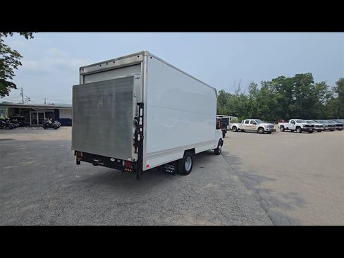 Used 2018 Chevrolet Express 3500 w/ Driver Convenience Package image 8