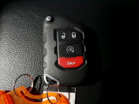 Used 2024 Jeep Wrangler Sport S image 31