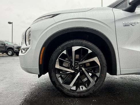 Used 2025 Mitsubishi Outlander SEL image 33