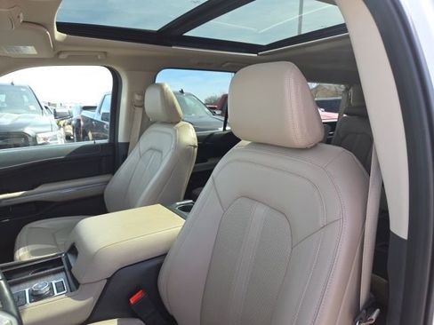 Used 2023 Ford Expedition Max Limited image 10
