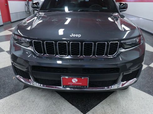 Used 2025 Jeep Grand Cherokee L Limited RWD image 4