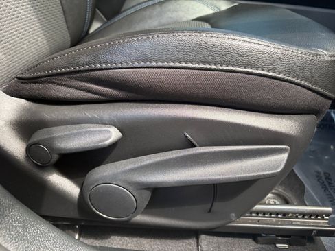 Used 2024 Jeep Compass Latitude AWD/4WD image 32