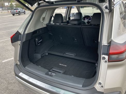 Used 2023 Nissan Rogue Platinum w/ Platinum Premium Package image 22