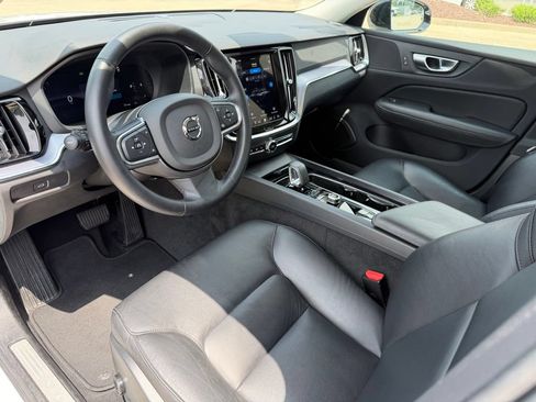 Used 2025 Volvo S60 B5 Core FWD image 11