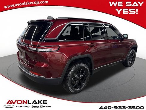 New 2026 Jeep Grand Cherokee Laredo image 5