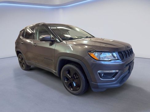 Used 2019 Jeep Compass Altitude AWD/4WD image 1