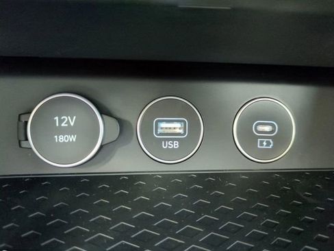 Certified 2025 Genesis G70 2.5T image 12