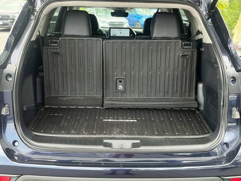 Used 2025 Toyota Highlander XLE AWD/4WD image 27