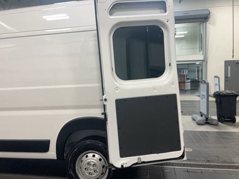 Used 2023 RAM ProMaster 2500 FWD image 13