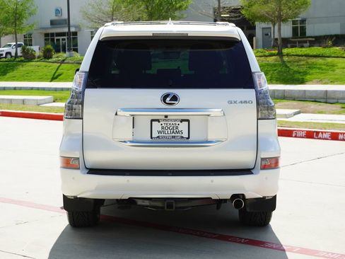 Used 2023 Lexus GX 460 Premium w/ Premium Package image 4