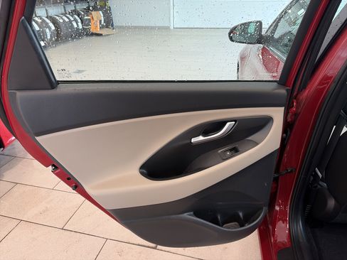 Used 2020 Hyundai Elantra GT FWD image 16
