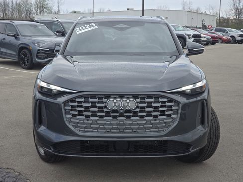 Certified 2025 Audi Q5 Premium w/ Convenience Package image 2