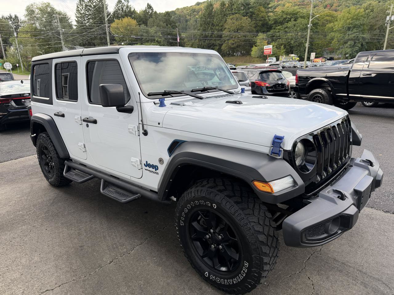 Used 2021 Jeep Wrangler Unlimited Sport AWD/4WD image 3