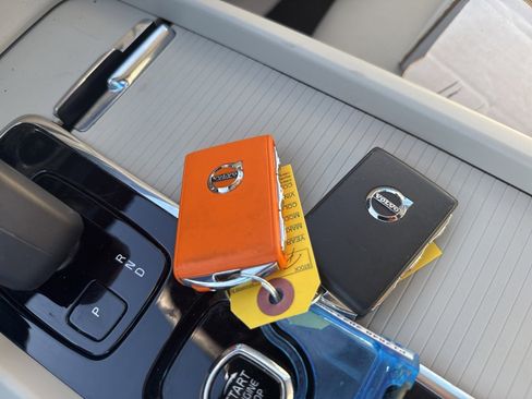 Certified 2023 Volvo XC60 B5 Core w/ Protection Package Premier image 25