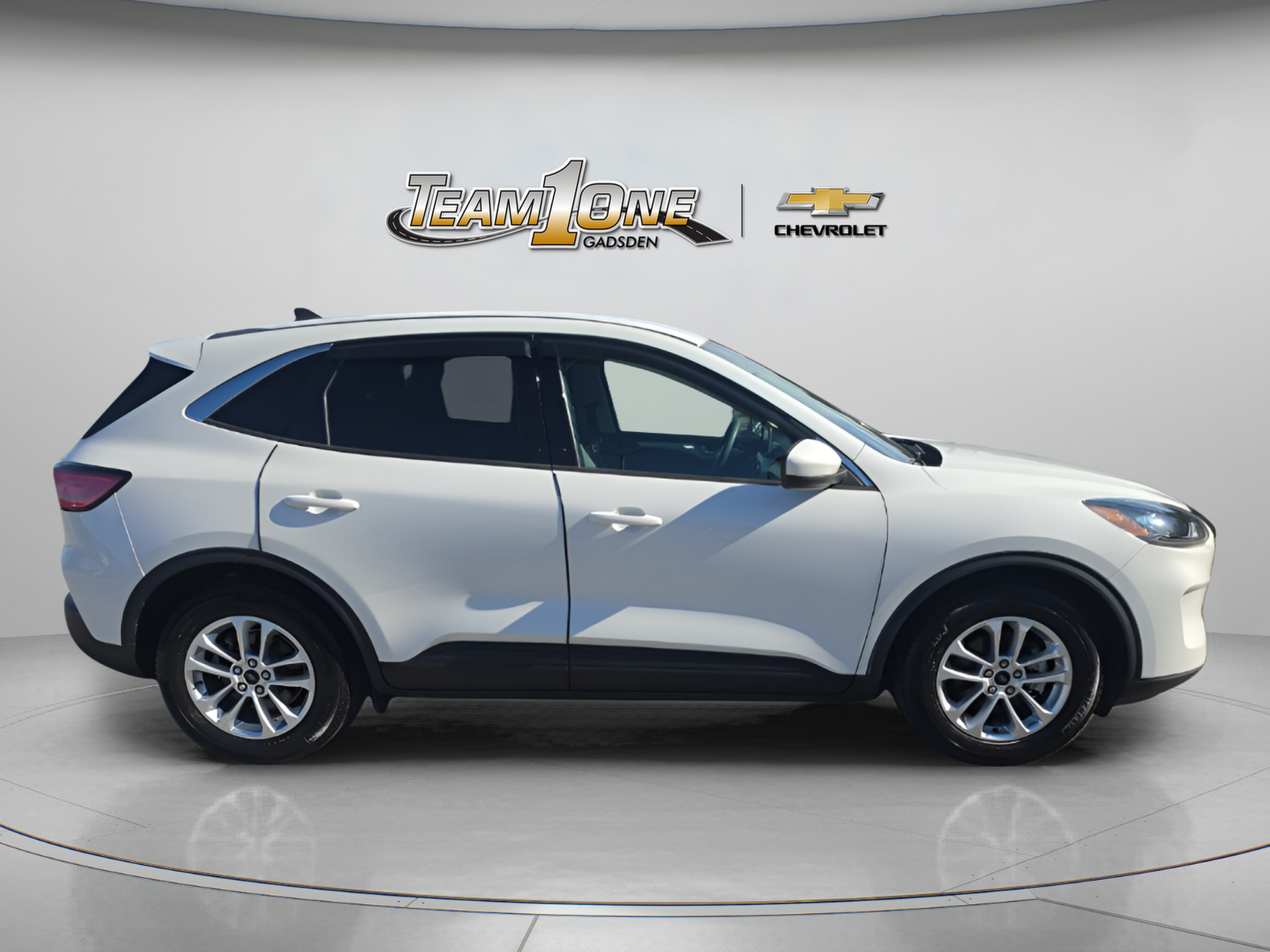 Used 2020 Ford Escape SE FWD image 9