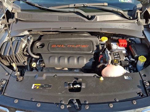 Certified 2022 Jeep Compass Limited image 28