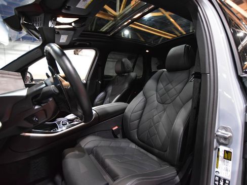 Used 2024 BMW X5 xDrive40i w/ M Sport Package AWD/4WD image 37