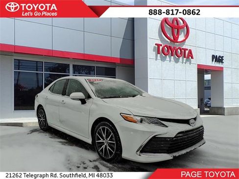 Certified 2023 Toyota Camry XLE image 1