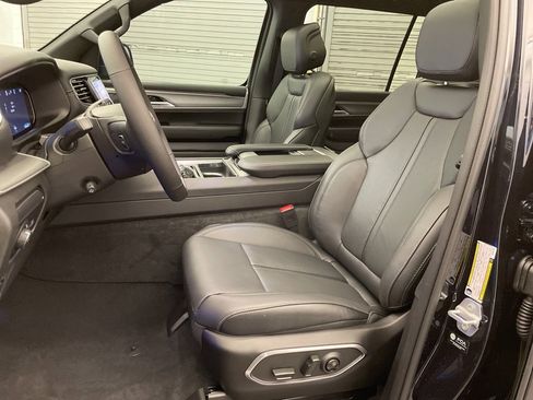 New 2025 Jeep Wagoneer Series II image 14