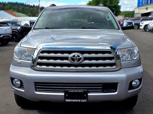 Used 2015 Toyota Sequoia Platinum AWD/4WD image 2