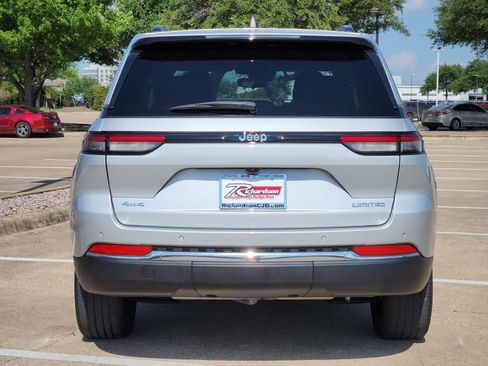 Used 2023 Jeep Grand Cherokee Limited AWD/4WD image 5