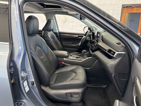Used 2022 Toyota Highlander Limited w/ Protection Package #3 (TMS) AWD/4WD image 54