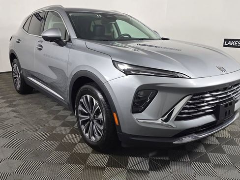 Used 2025 Buick Envision Preferred image 8