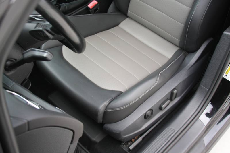 Used 2015 Volkswagen Golf TDI SEL FWD image 32