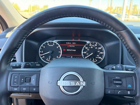 Certified 2025 Nissan Rogue SV FWD image 28