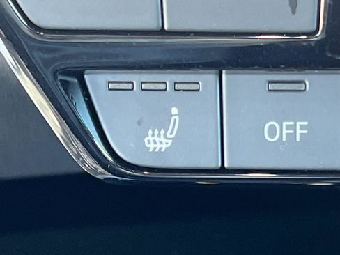 Used 2024 Audi Q4 e-tron Premium Plus image 32