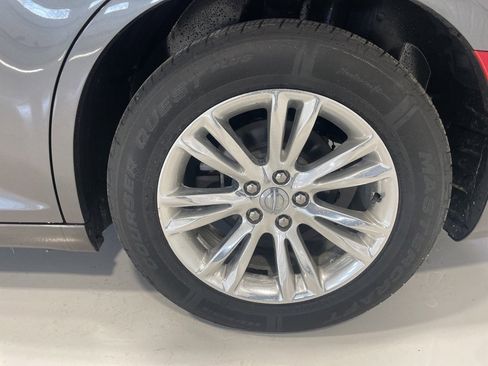 Used 2017 Chrysler 300 C image 17