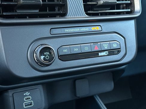 New 2025 Ford Maverick XL w/ Equipment Group 102A image 18