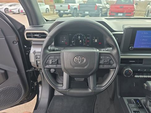 Used 2025 Toyota Tacoma SR5 AWD/4WD image 15