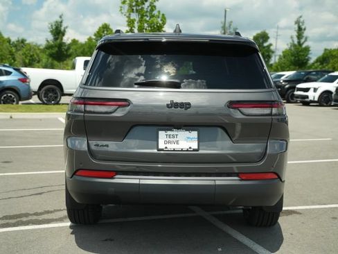 New 2026 Jeep Grand Cherokee L Limited w/ Limited Altitude Package AWD/4WD image 6
