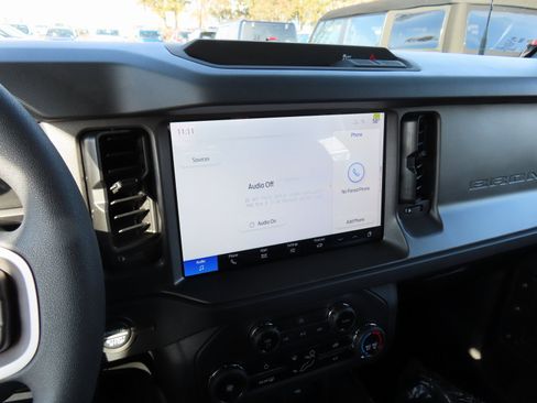 New 2025 Ford Bronco 4-Door image 11